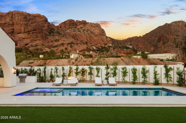 4605 E ROCKRIDGE Road, Phoenix, AZ 85018