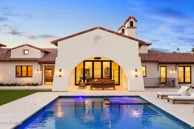 4605 E ROCKRIDGE Road, Phoenix, AZ 85018