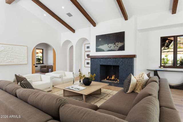 4605 E ROCKRIDGE Road, Phoenix, AZ 85018