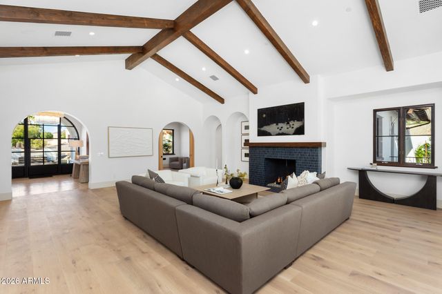 4605 E ROCKRIDGE Road, Phoenix, AZ 85018