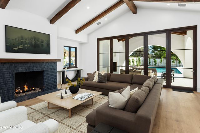 4605 E ROCKRIDGE Road, Phoenix, AZ 85018