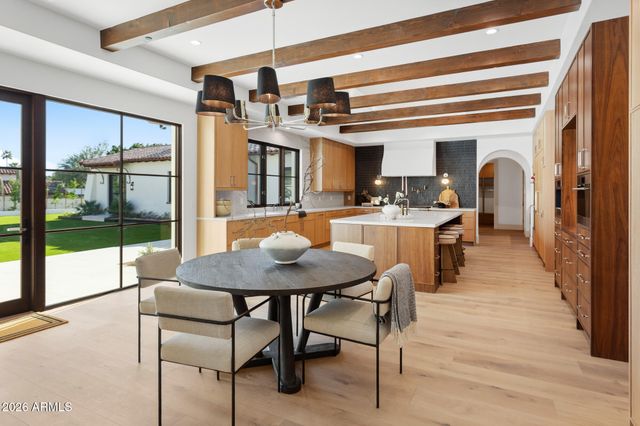 4605 E ROCKRIDGE Road, Phoenix, AZ 85018