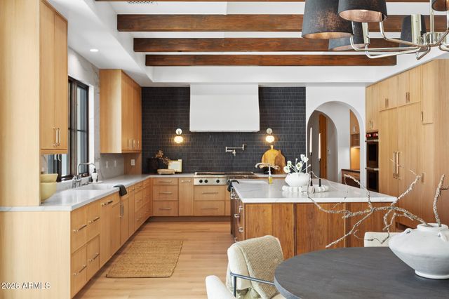 4605 E ROCKRIDGE Road, Phoenix, AZ 85018