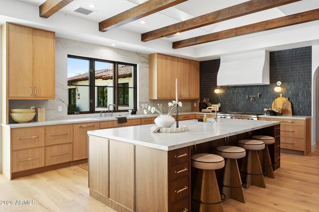 4605 E ROCKRIDGE Road, Phoenix, AZ 85018