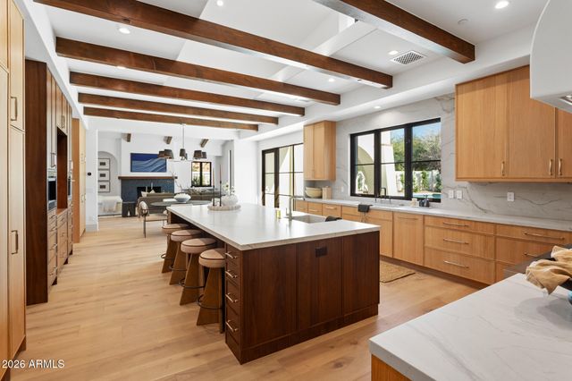 4605 E ROCKRIDGE Road, Phoenix, AZ 85018