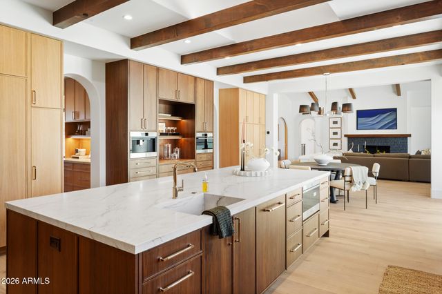 4605 E ROCKRIDGE Road, Phoenix, AZ 85018