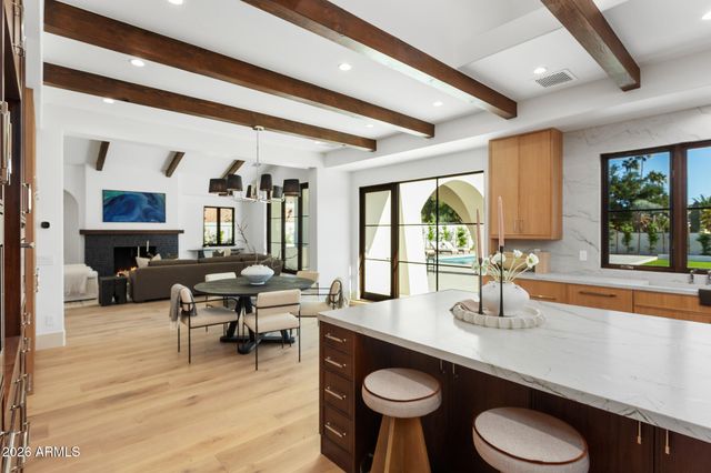 4605 E ROCKRIDGE Road, Phoenix, AZ 85018