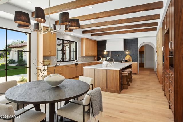 4605 E ROCKRIDGE Road, Phoenix, AZ 85018