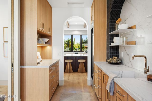 4605 E ROCKRIDGE Road, Phoenix, AZ 85018