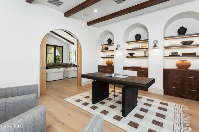 4605 E ROCKRIDGE Road, Phoenix, AZ 85018