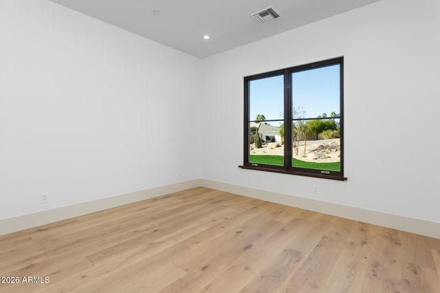 4605 E ROCKRIDGE Road, Phoenix, AZ 85018