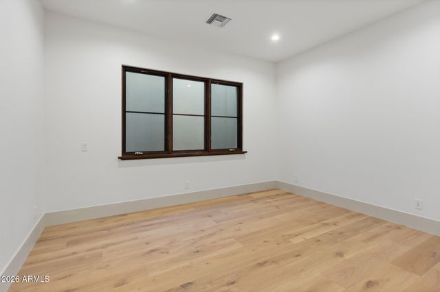 4605 E ROCKRIDGE Road, Phoenix, AZ 85018