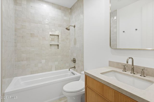 4605 E ROCKRIDGE Road, Phoenix, AZ 85018