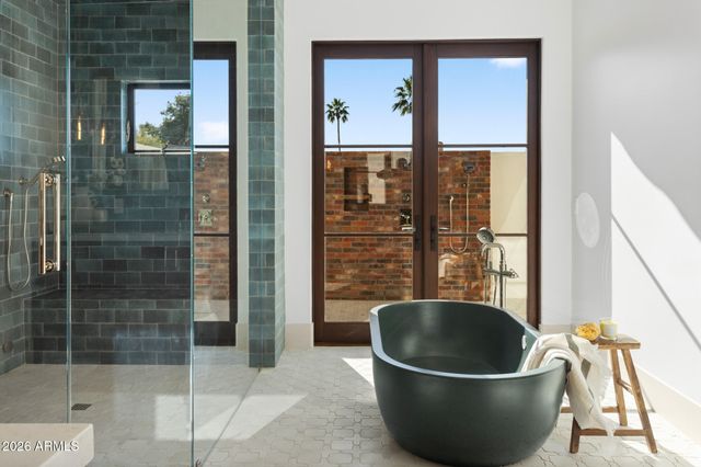 4605 E ROCKRIDGE Road, Phoenix, AZ 85018