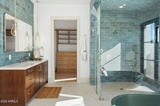 4605 E ROCKRIDGE Road, Phoenix, AZ 85018