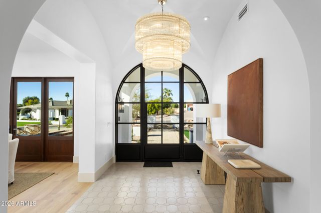 4605 E ROCKRIDGE Road, Phoenix, AZ 85018