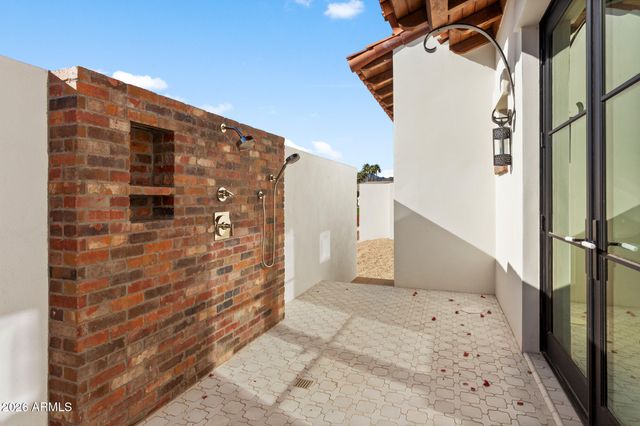 4605 E ROCKRIDGE Road, Phoenix, AZ 85018