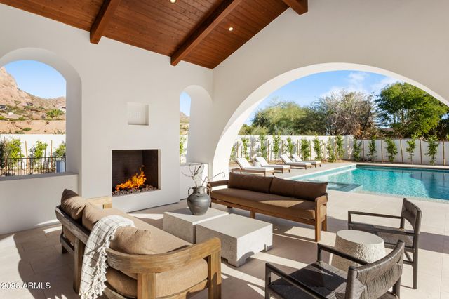 4605 E ROCKRIDGE Road, Phoenix, AZ 85018