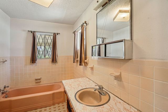 1215 Hill City Drive, Duncanville, TX 75116