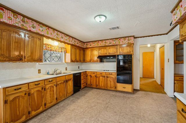 1215 Hill City Drive, Duncanville, TX 75116