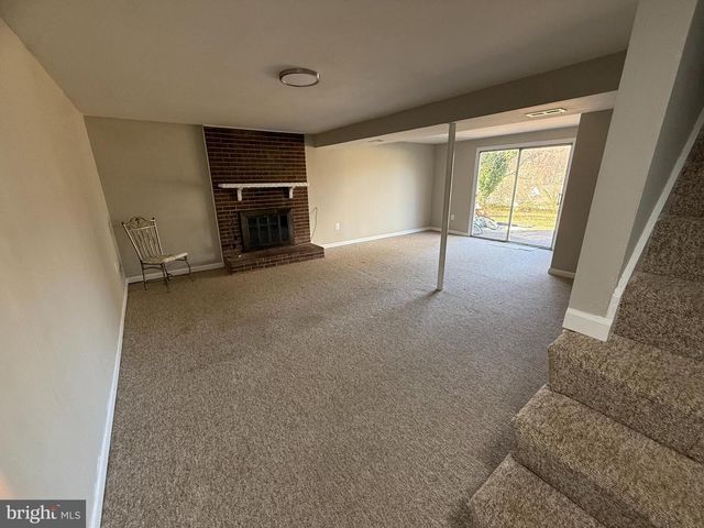 4542 KINGSTON RD, Woodbridge, VA 22193