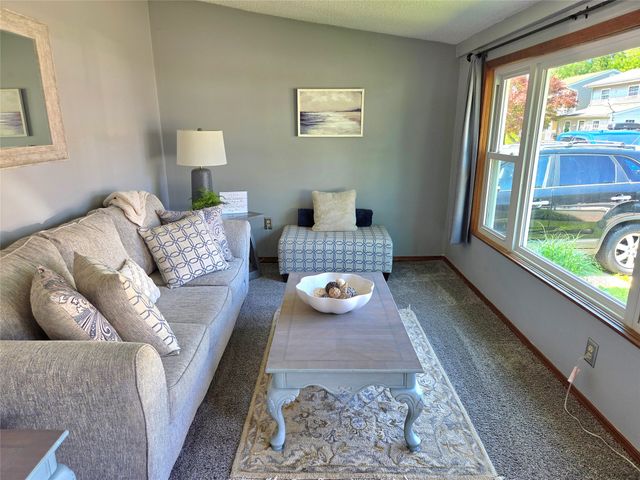 228 BLACKSTONE Drive, Erie, PA 16505