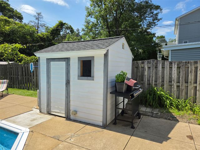 228 BLACKSTONE Drive, Erie, PA 16505