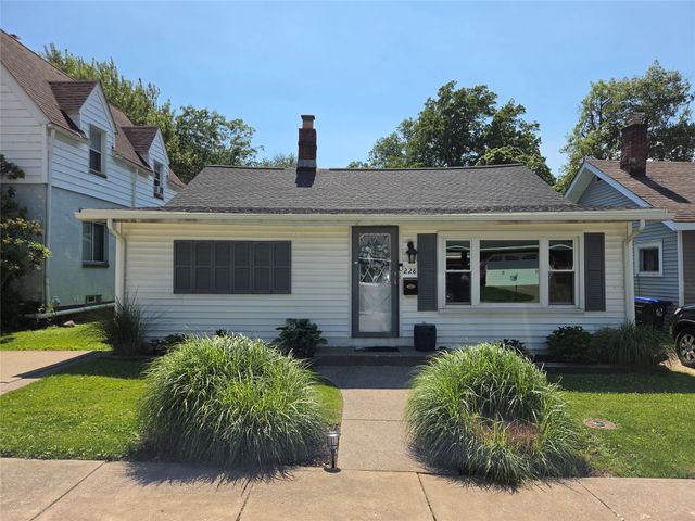 228 BLACKSTONE Drive, Erie, PA 16505