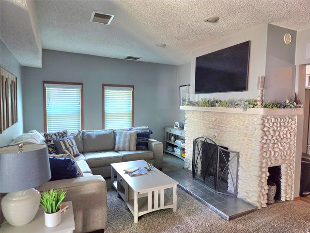 228 BLACKSTONE Drive, Erie, PA 16505