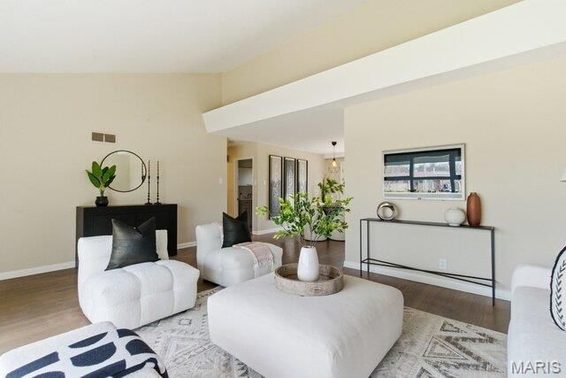 7424 Saleen Court, St Louis, MO 63130