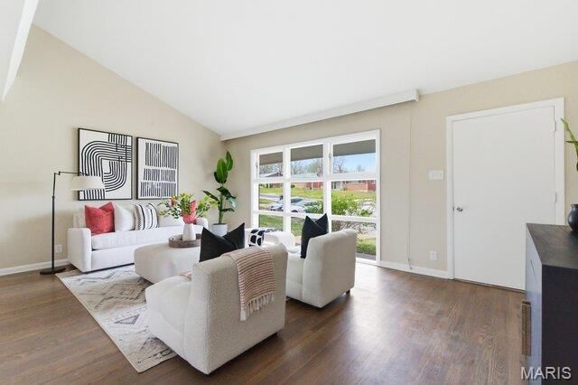 7424 Saleen Court, St Louis, MO 63130