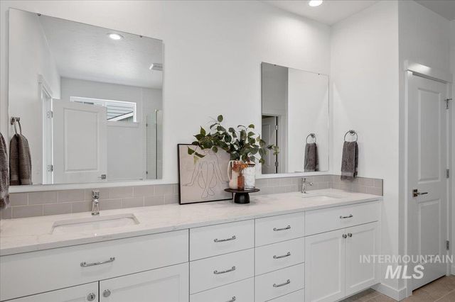 17717 N Peltzer Ave, Nampa, ID 83687