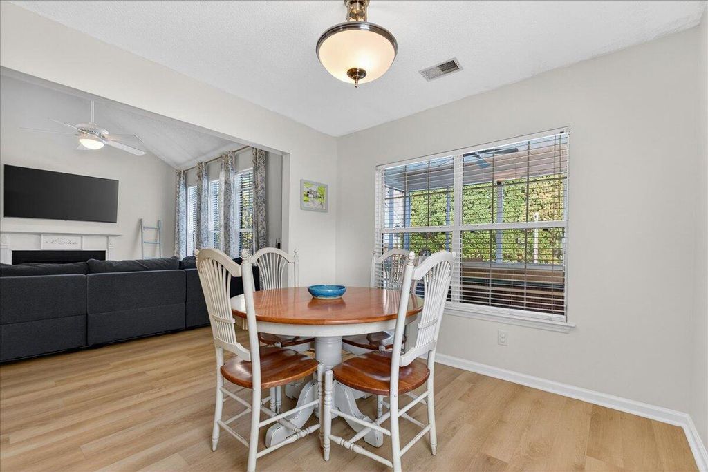 Image 11 of property listing at 103 Rockdale Lane, Goose Creek, SC 29445