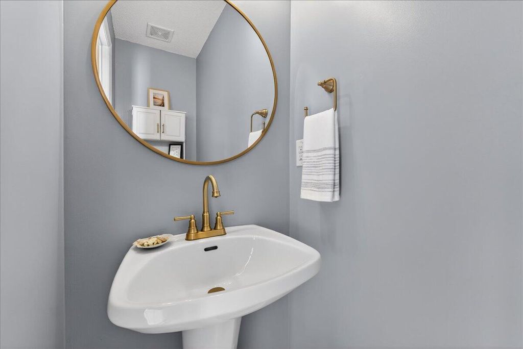 Image 15 of property listing at 103 Rockdale Lane, Goose Creek, SC 29445