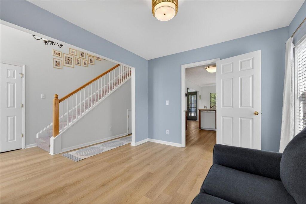 Image 5 of property listing at 103 Rockdale Lane, Goose Creek, SC 29445