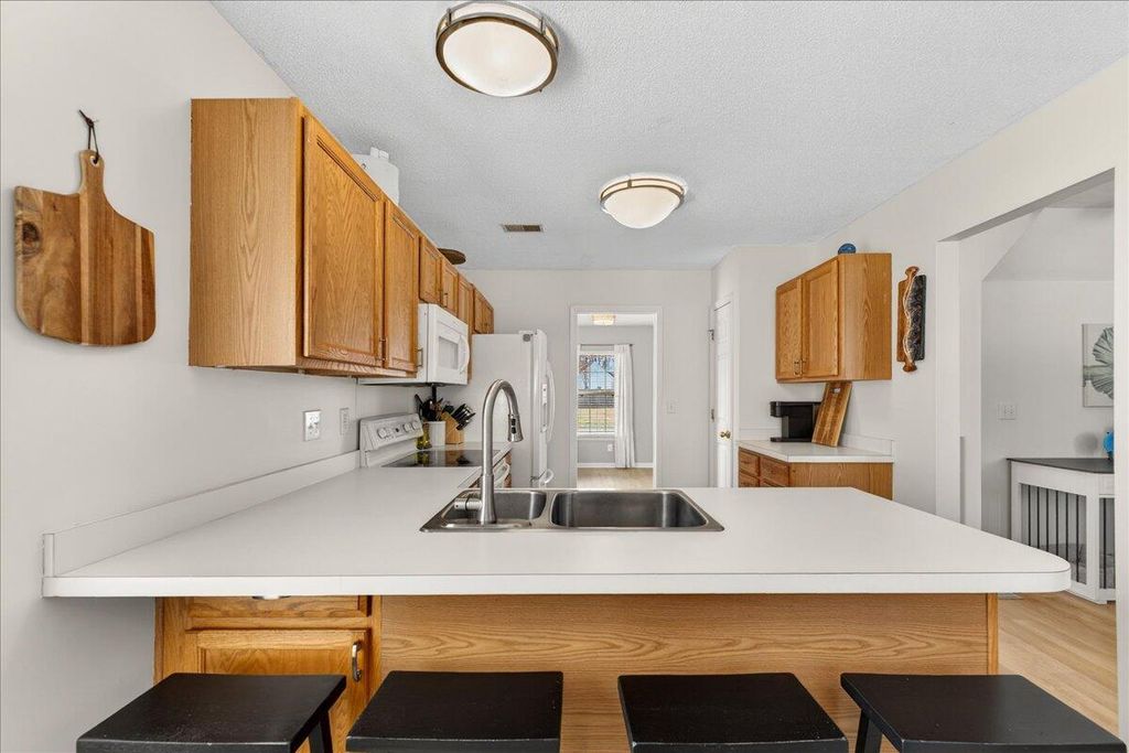 Image 6 of property listing at 103 Rockdale Lane, Goose Creek, SC 29445