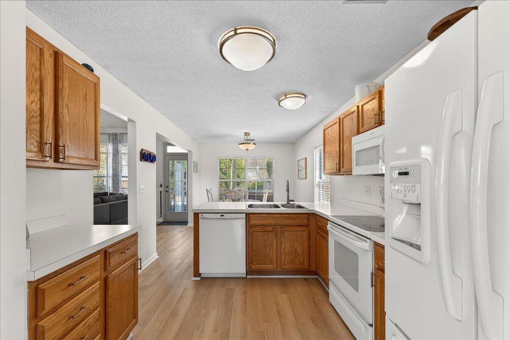 Image 9 of property listing at 103 Rockdale Lane, Goose Creek, SC 29445