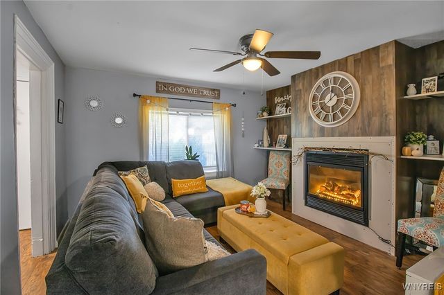 939 Grove Avenue, Niagara Falls, NY 14305