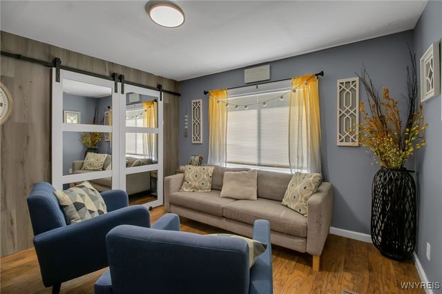 939 Grove Avenue, Niagara Falls, NY 14305