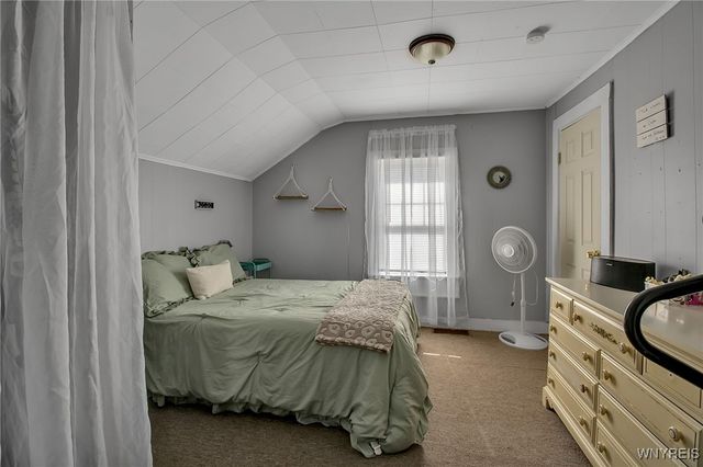 939 Grove Avenue, Niagara Falls, NY 14305