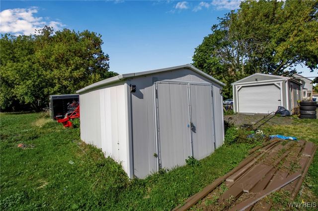 939 Grove Avenue, Niagara Falls, NY 14305