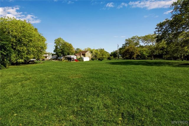 939 Grove Avenue, Niagara Falls, NY 14305