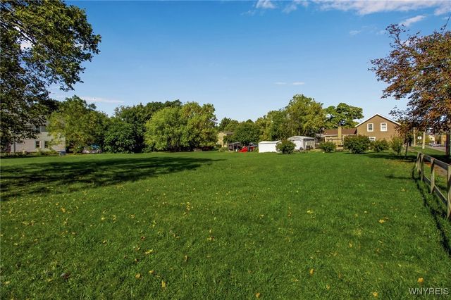 939 Grove Avenue, Niagara Falls, NY 14305