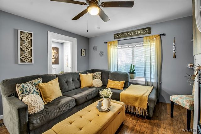 939 Grove Avenue, Niagara Falls, NY 14305