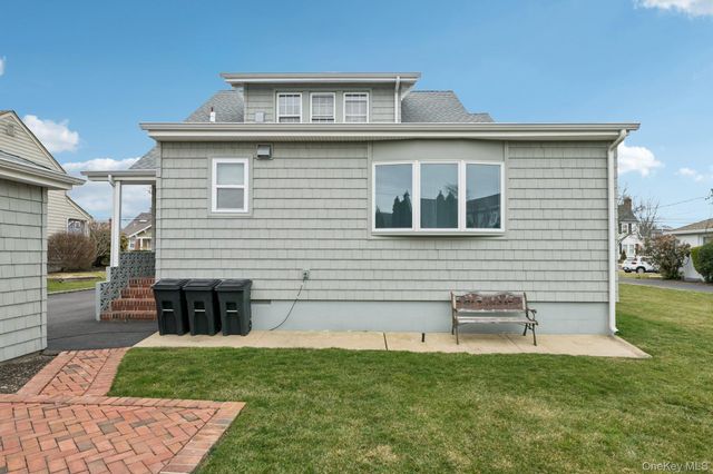 449 S 1st Street, Lindenhurst, NY 11757
