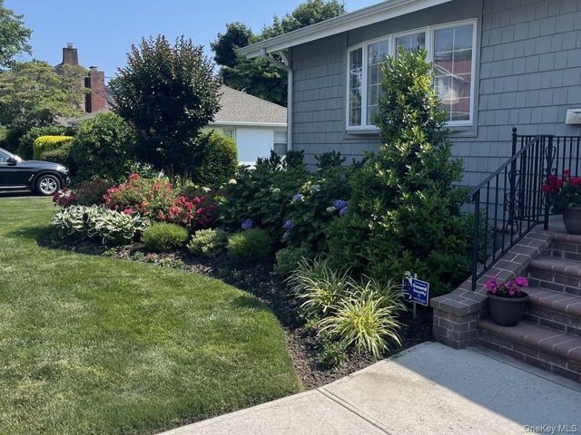 449 S 1st Street, Lindenhurst, NY 11757