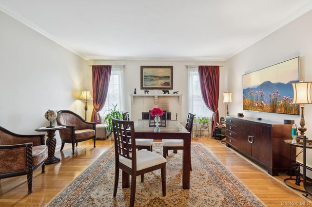 449 S 1st Street, Lindenhurst, NY 11757