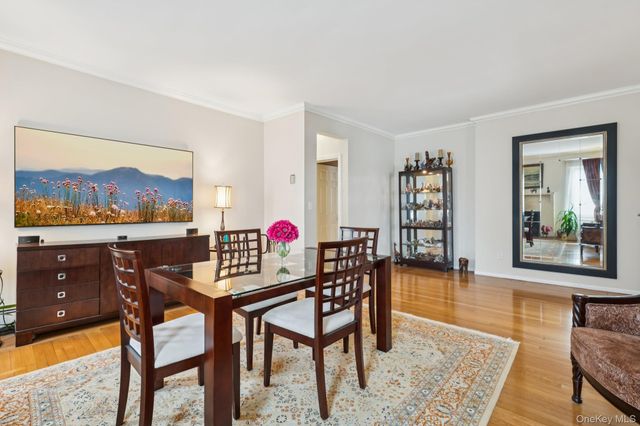 449 S 1st Street, Lindenhurst, NY 11757