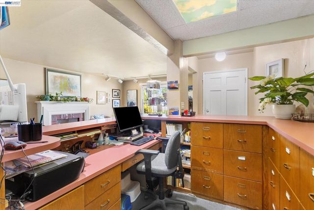 22179 Redwood Rd, Castro Valley, CA 94546