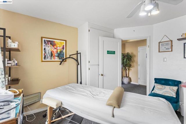 22179 Redwood Rd, Castro Valley, CA 94546